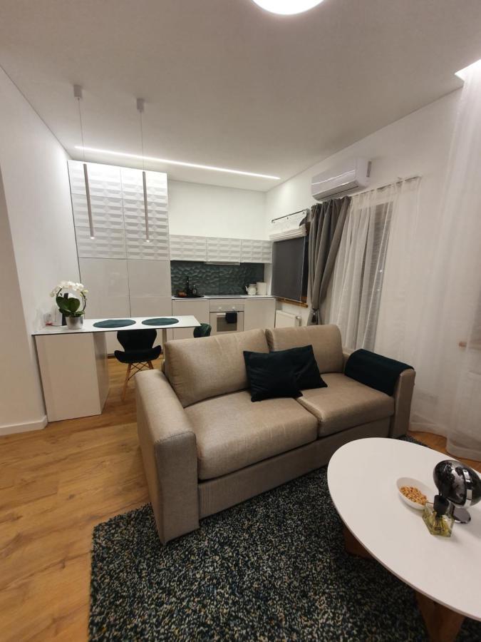 Smaragdo Apartamentai คอนัส ภายนอก รูปภาพ